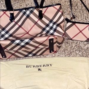 Burberry purse